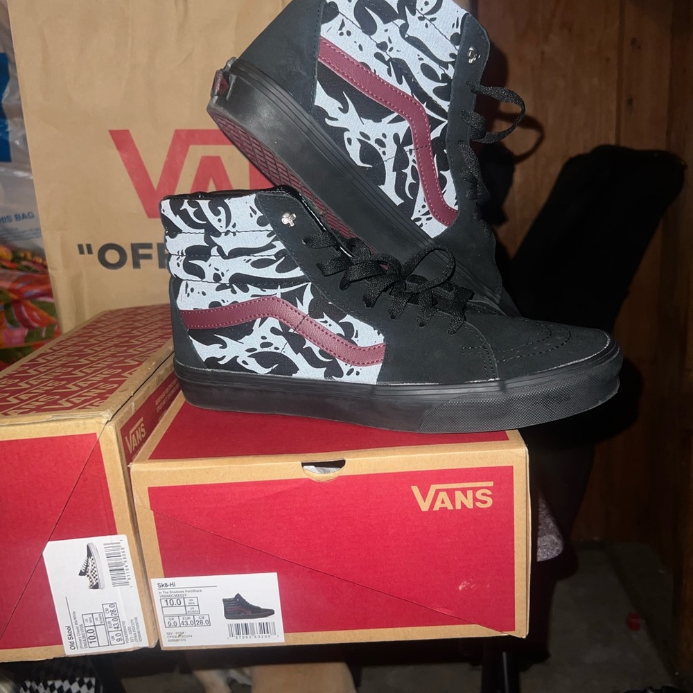 SOLD Men’s Vans Sk8 Hi In The Shadows Port Red Black High Top Sneakers Size 10
